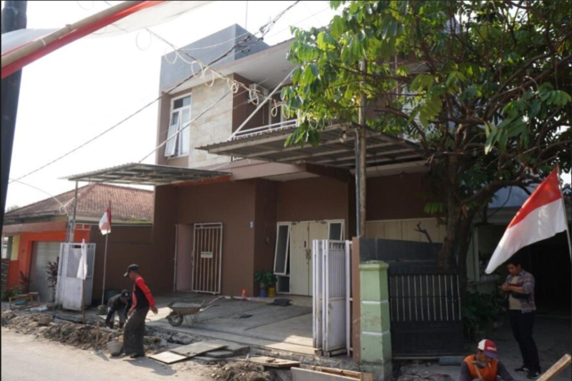 Hotel Spot On 93611 Kost Pak Suyatno Syariah 2 à Ponorogo Extérieur photo