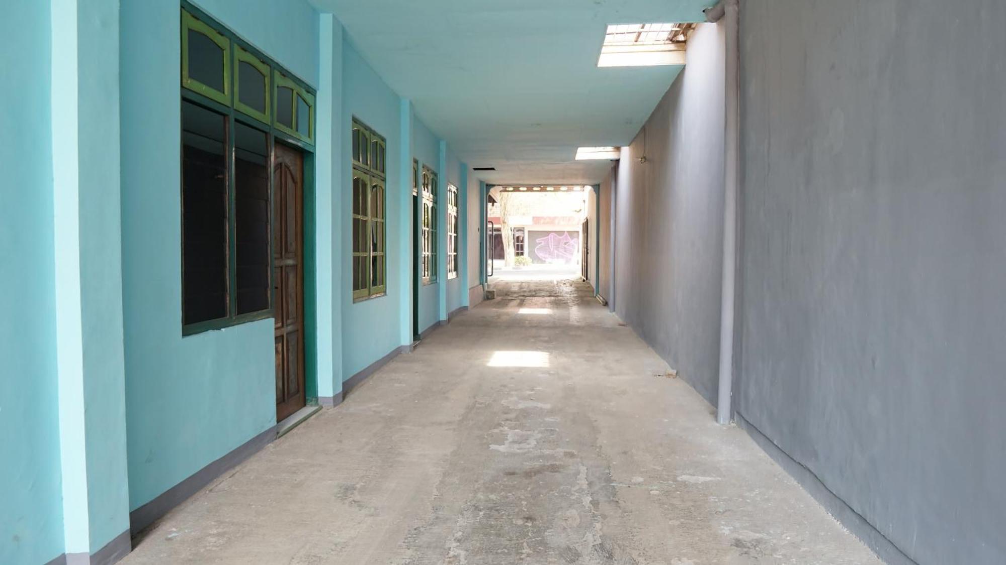 Hotel Spot On 93611 Kost Pak Suyatno Syariah 2 à Ponorogo Extérieur photo