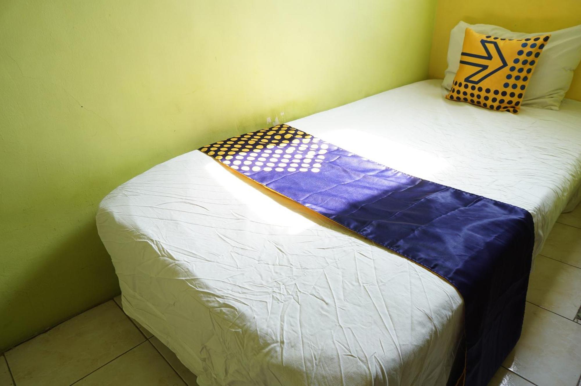 Hotel Spot On 93611 Kost Pak Suyatno Syariah 2 à Ponorogo Extérieur photo