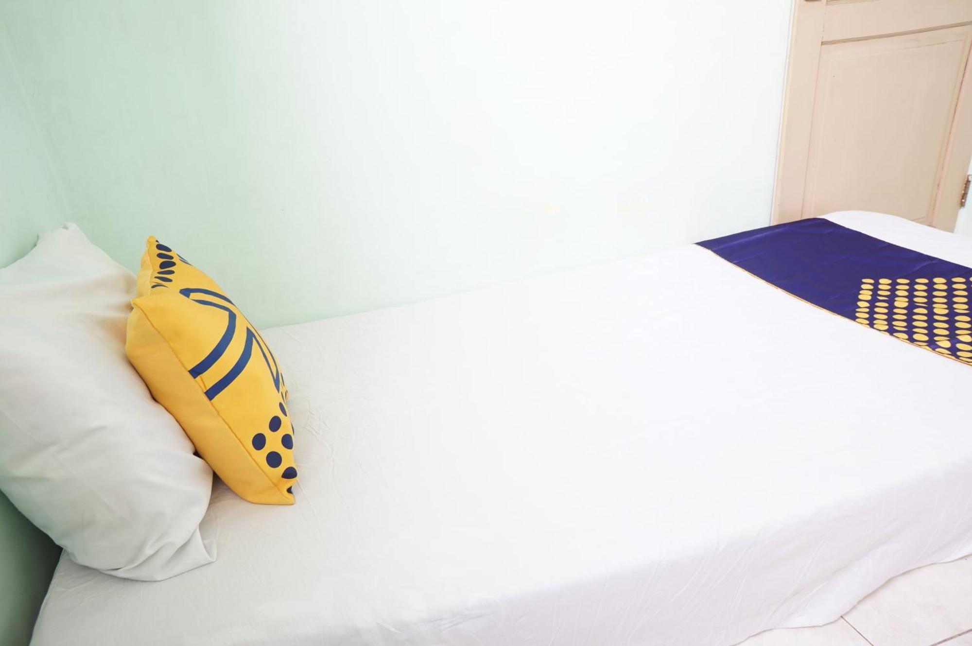 Hotel Spot On 93611 Kost Pak Suyatno Syariah 2 à Ponorogo Extérieur photo