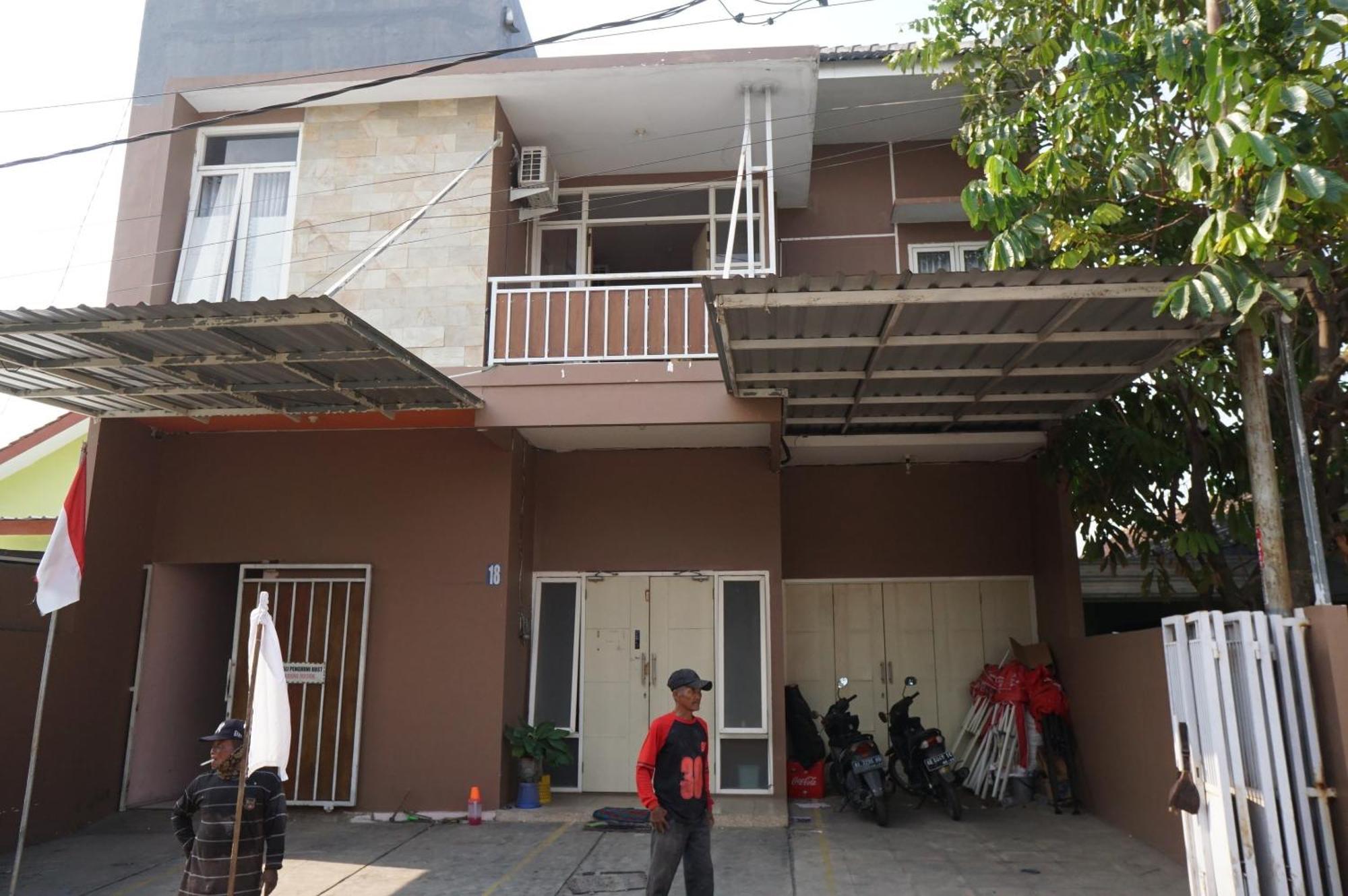 Hotel Spot On 93611 Kost Pak Suyatno Syariah 2 à Ponorogo Extérieur photo