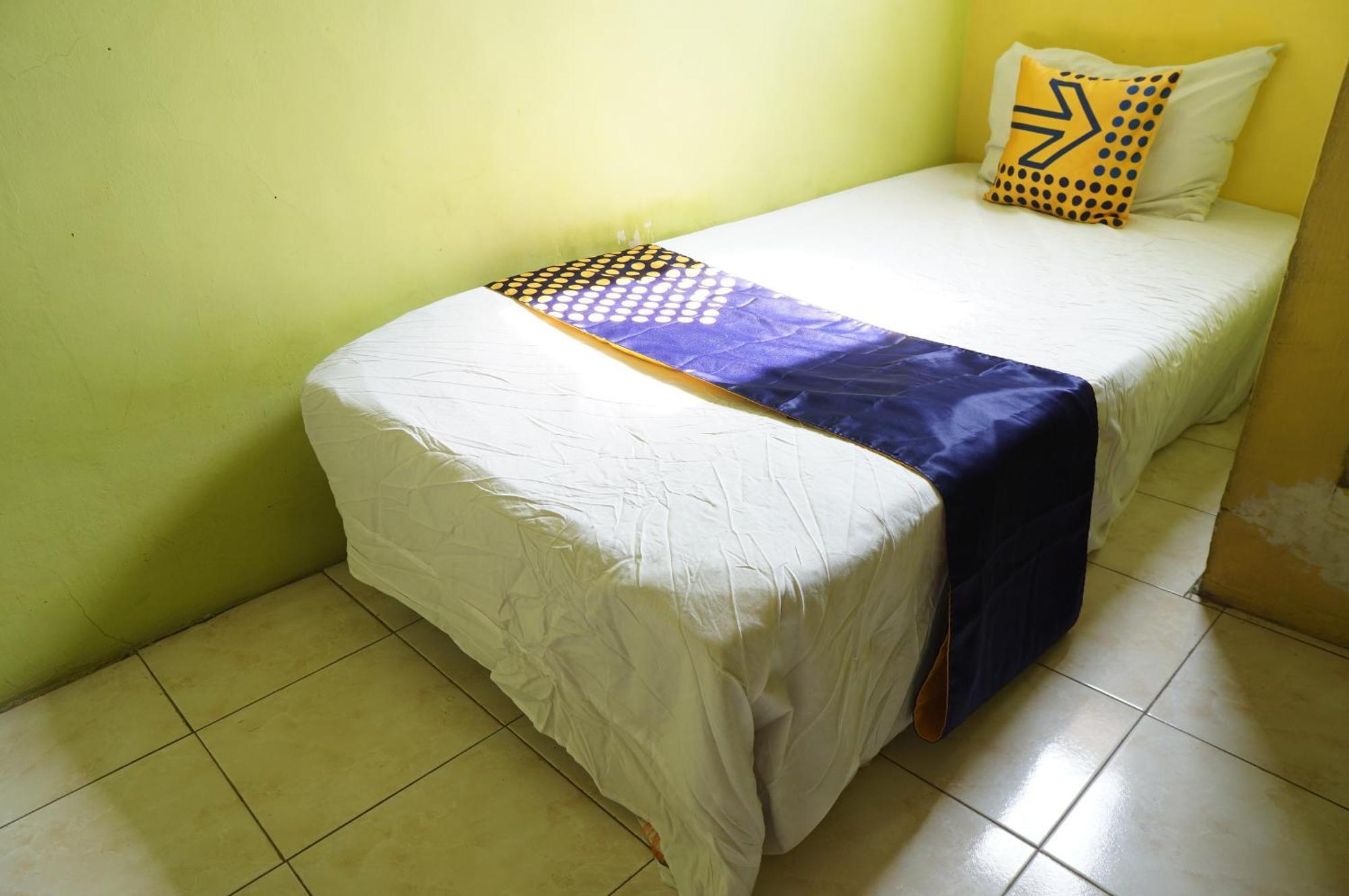 Hotel Spot On 93611 Kost Pak Suyatno Syariah 2 à Ponorogo Extérieur photo
